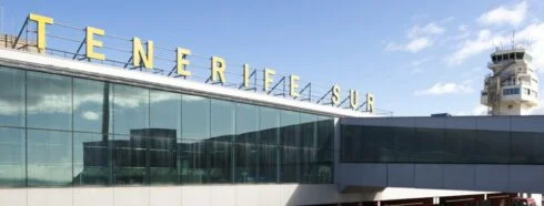 Portti paratiisiin: Lentokentät ja palvelut: Perusteellinen opas Teneriffan lentoasemista ja palveluista.